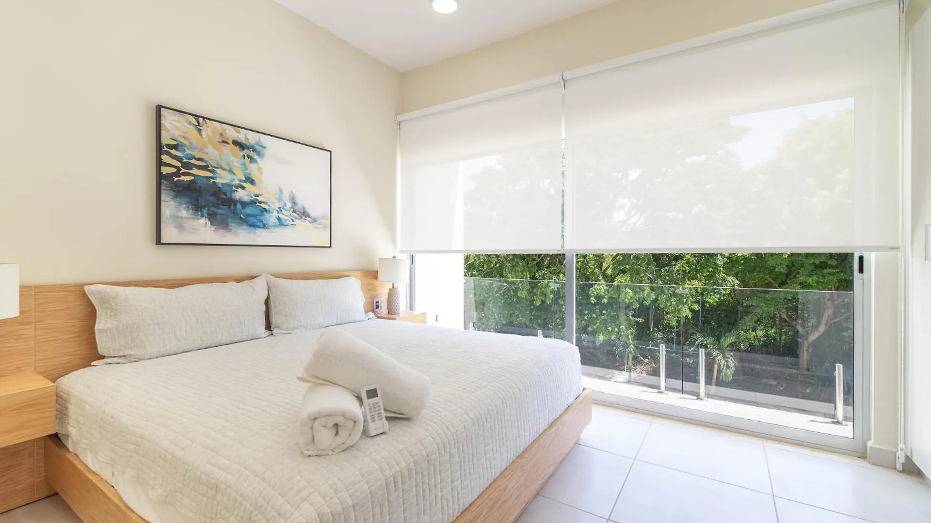 2 Bd Suite With Balcony, Rooftop Pool, Hot Tub, Gym #207 Playa del Carmen