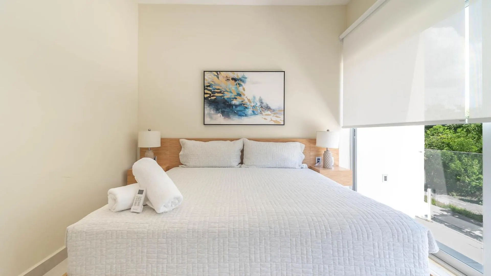 2 Bd Suite With Balcony, Rooftop Pool, Hot Tub, Gym #207 Playa del Carmen