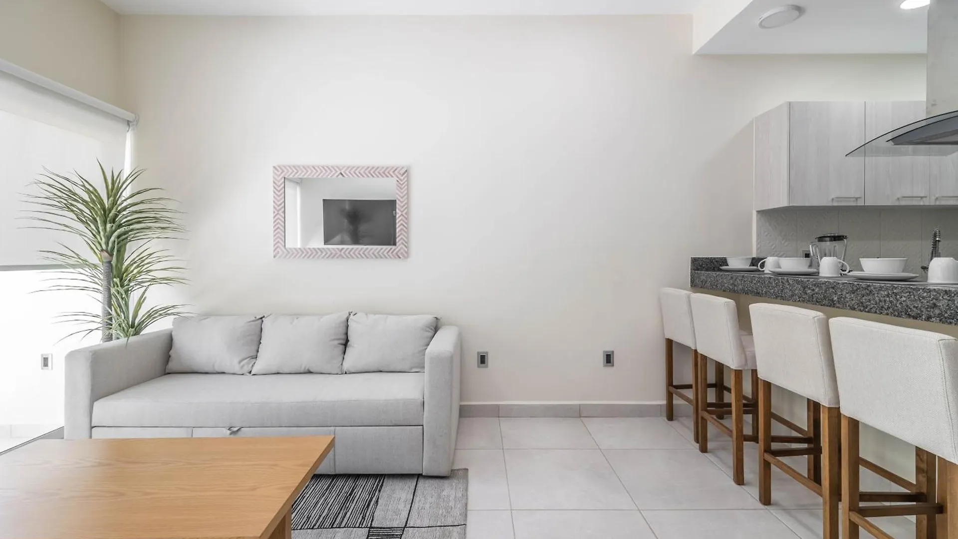 2 Bd Suite With Balcony, Rooftop Pool, Hot Tub, Gym #207 Playa del Carmen Holiday home
