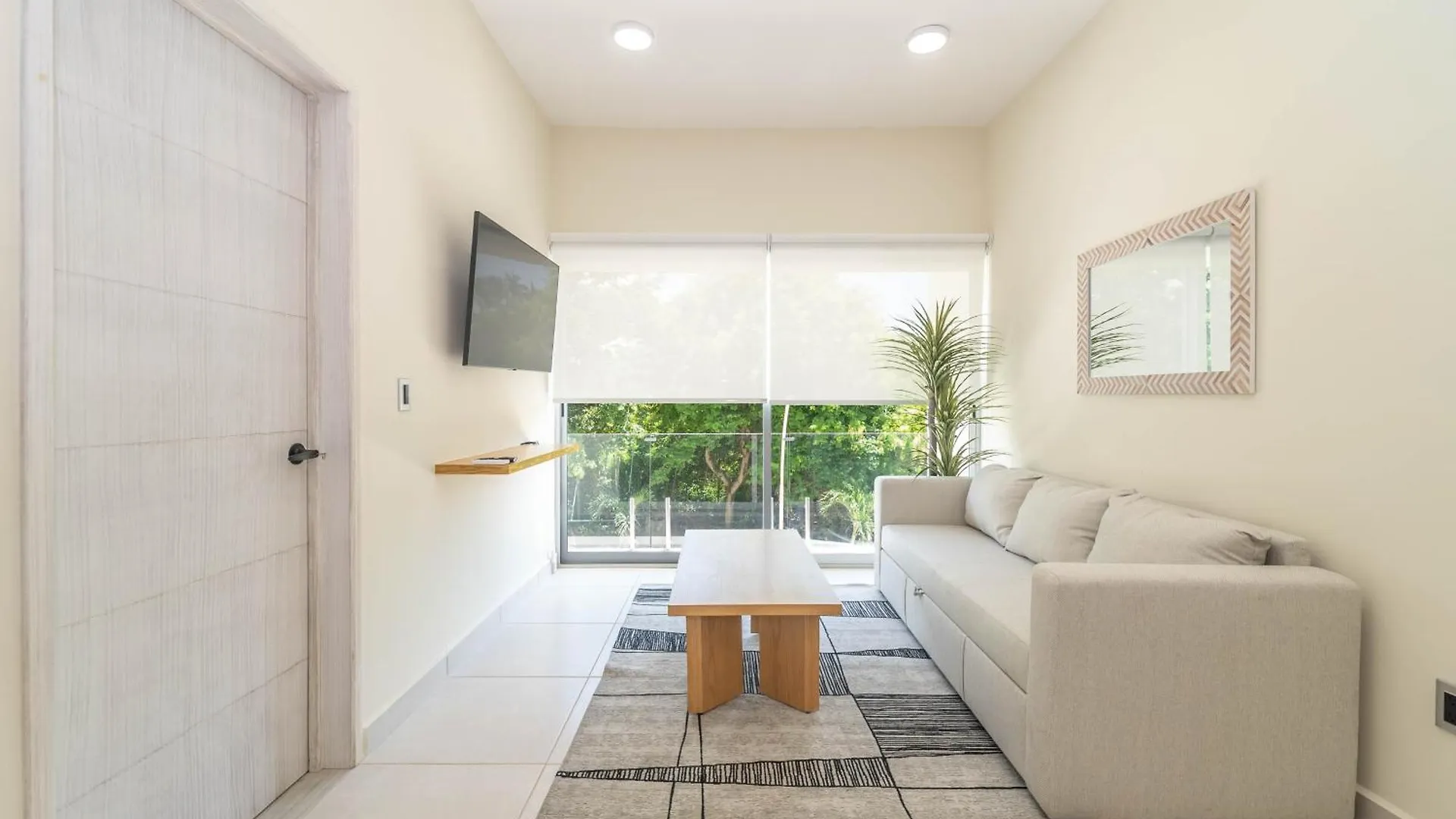 2 Bd Suite With Balcony, Rooftop Pool, Hot Tub, Gym #207 Playa del Carmen Mexico
