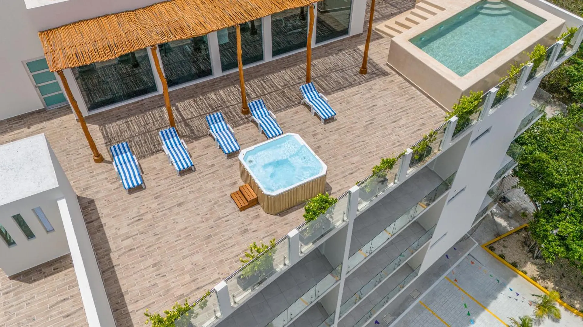 2 Bd Suite With Balcony, Rooftop Pool, Hot Tub, Gym #207 Playa del Carmen 0*,