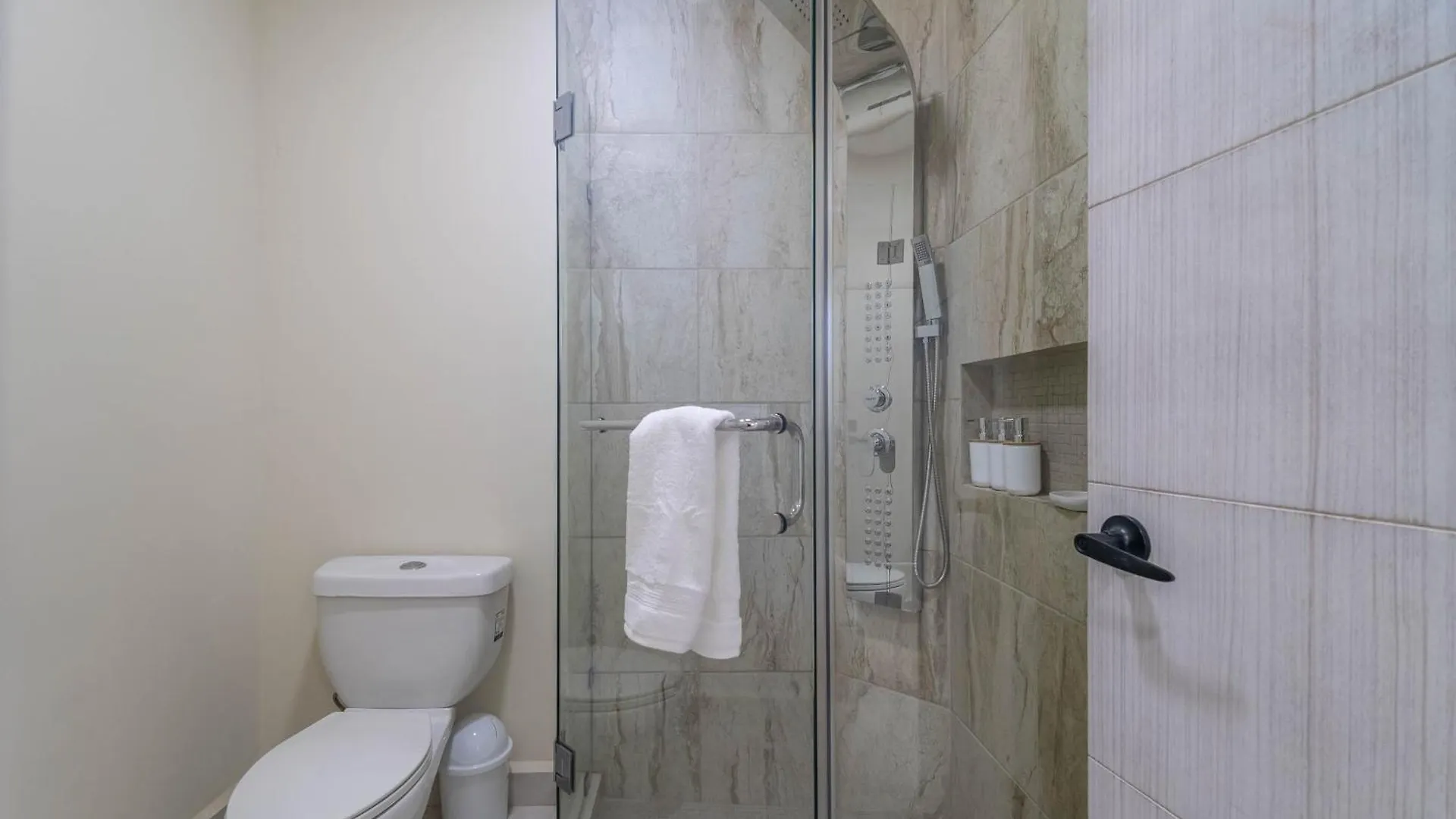 2 Bd Suite With Balcony, Rooftop Pool, Hot Tub, Gym #207 Playa del Carmen 0*,  Mexico
