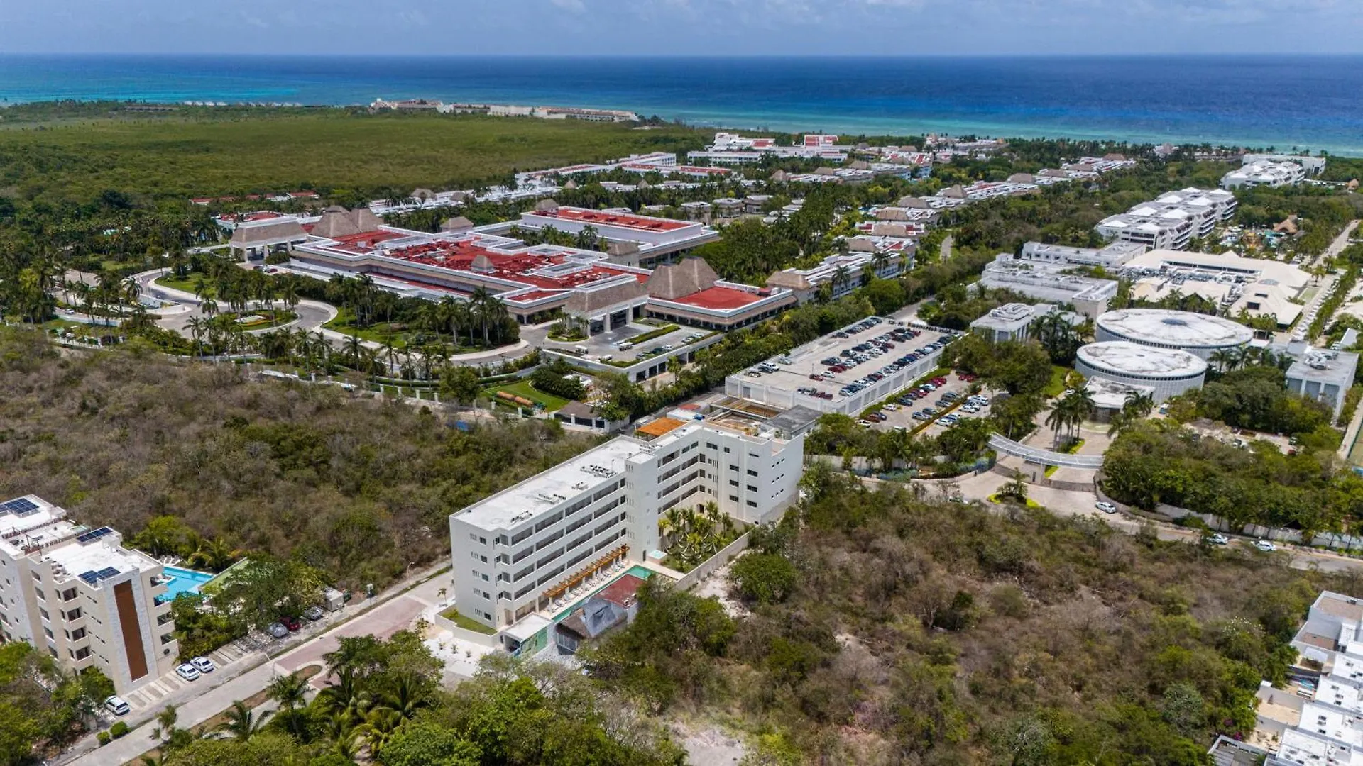 2 Bd Suite With Balcony, Rooftop Pool, Hot Tub, Gym #207 Playa del Carmen Holiday home