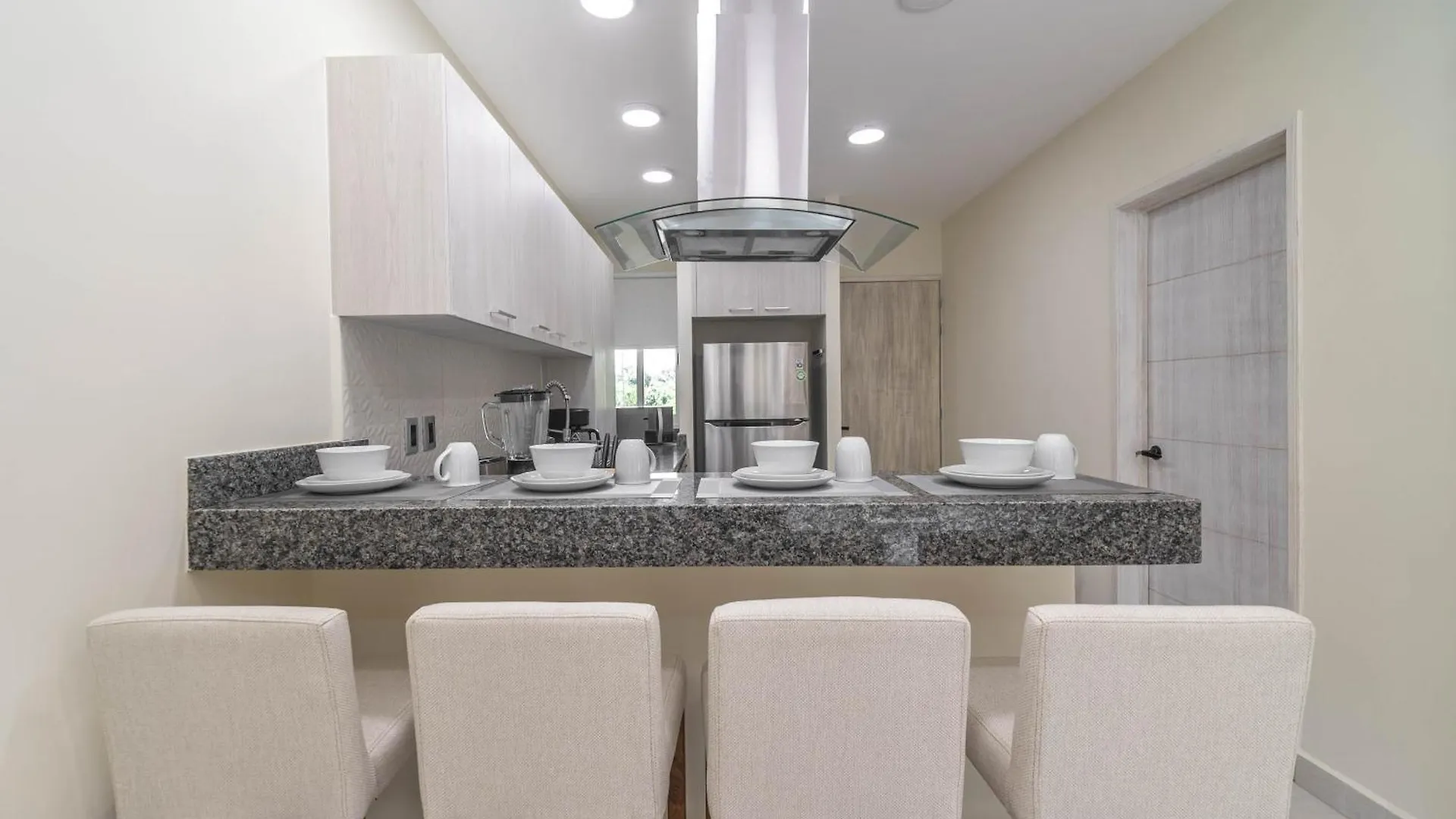2 Bd Suite With Balcony, Rooftop Pool, Hot Tub, Gym #207 プレヤデルカーメン 0*,