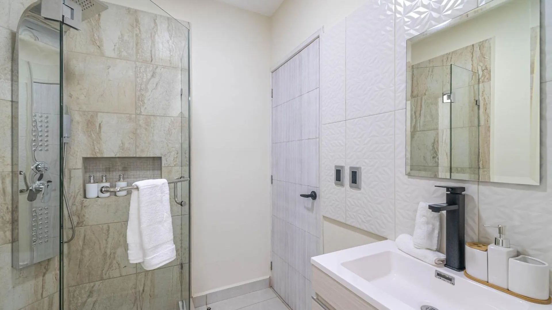 2 Bd Suite With Balcony, Rooftop Pool, Hot Tub, Gym #207 プレヤデルカーメン