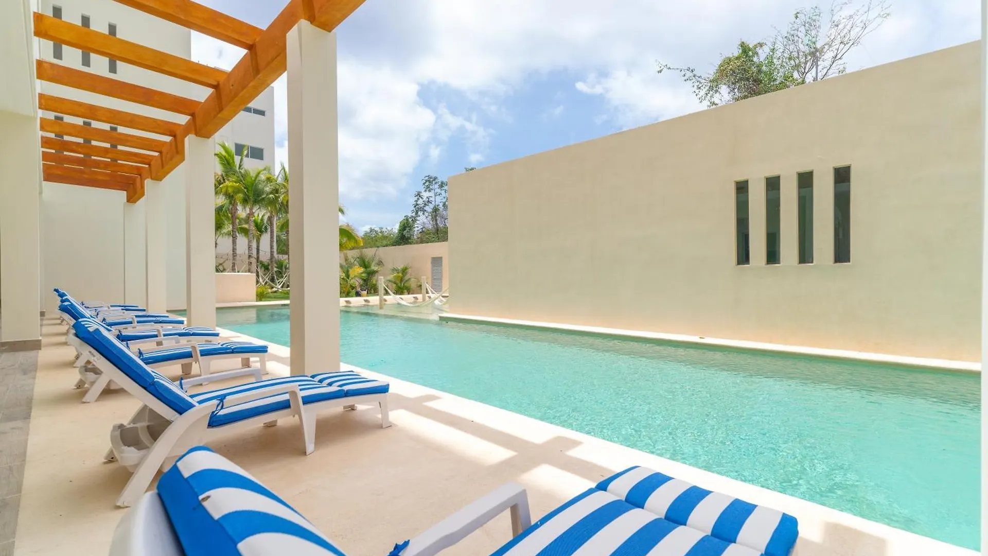 2 Bd Suite With Balcony, Rooftop Pool, Hot Tub, Gym #207 プレヤデルカーメン 0*,  メキシコ